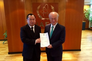 Ambassador Songsak Saicheua presented his credentials to Director General of IAEA