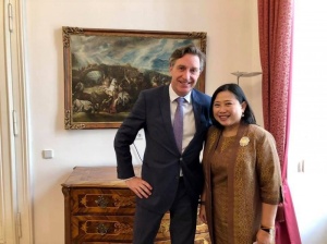 <strong>Read more about</strong><br />นางสาวมรกต ศรีสวัสดิ์ เอกอัครราชทูต ณ กรุงเวียนนา ได้พบหารือกับนาย Enno Drofenik อธิบดีกรมพิธีการทูต และนาย Johannes Peterlik ปลัดกระทรวงการต่างประเทศของออสเตรีย นางสาวมรกต ศรีสวัสดิ์ เอกอัครราชทูต ณ กรุงเวียนนา ได้พบหารือกับนาย Enno Drofenik อธิบดีกรมพิธีการทูต และนาย Johannes Peterlik ปลัดกระทรวงการต่างประเทศของออสเตรีย