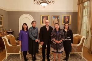 Ambassador Morakot Sriswasdi hosted dinner for Mr. Michael Dichand, Chief Executive Officer of Gussing Renewable Energy GmbH (GRE) and took the opportunity to discuss about the company’s investment in Thailand as well as exchange views on renewable energ